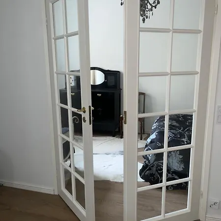 Cosy, Brand New In Area