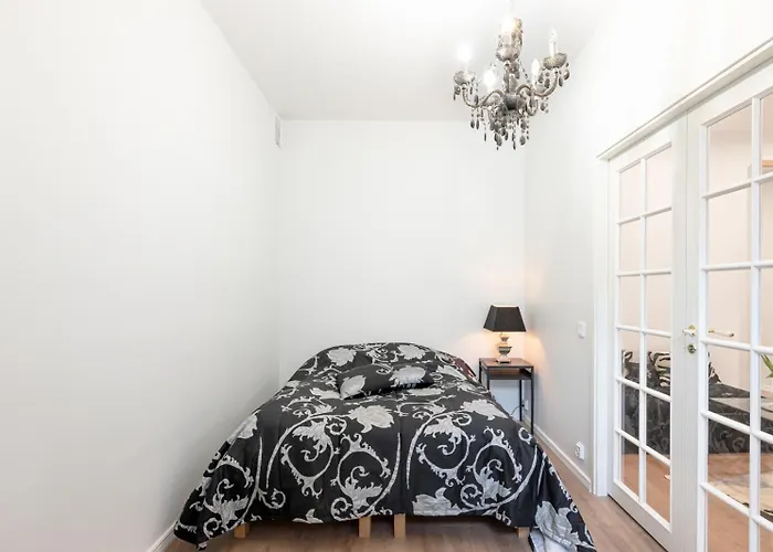 Cosy, Brand New In Area