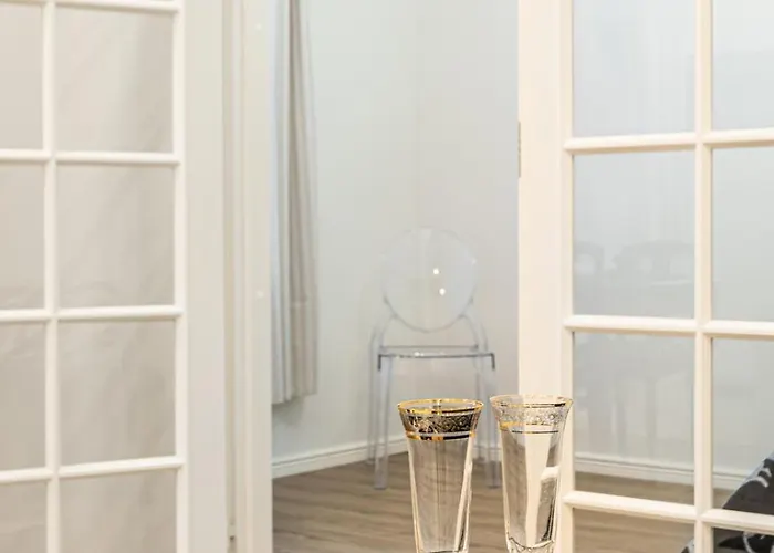 Διαμέρισμα Cosy, Brand New In Area *