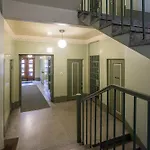 Cosy, Brand New In Area Appartement *
